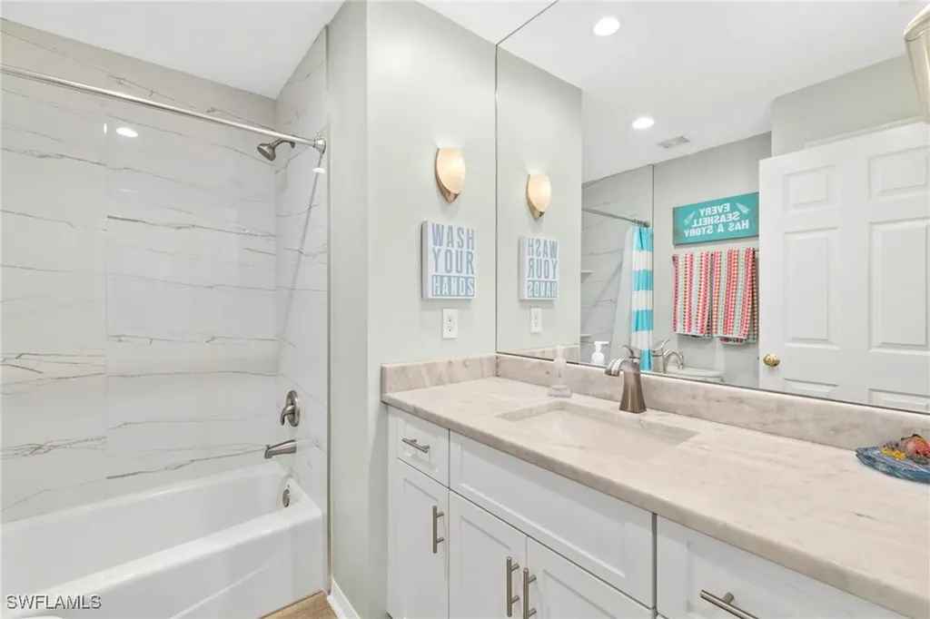 9101 Vanderbilt Drive Naples FL 34108