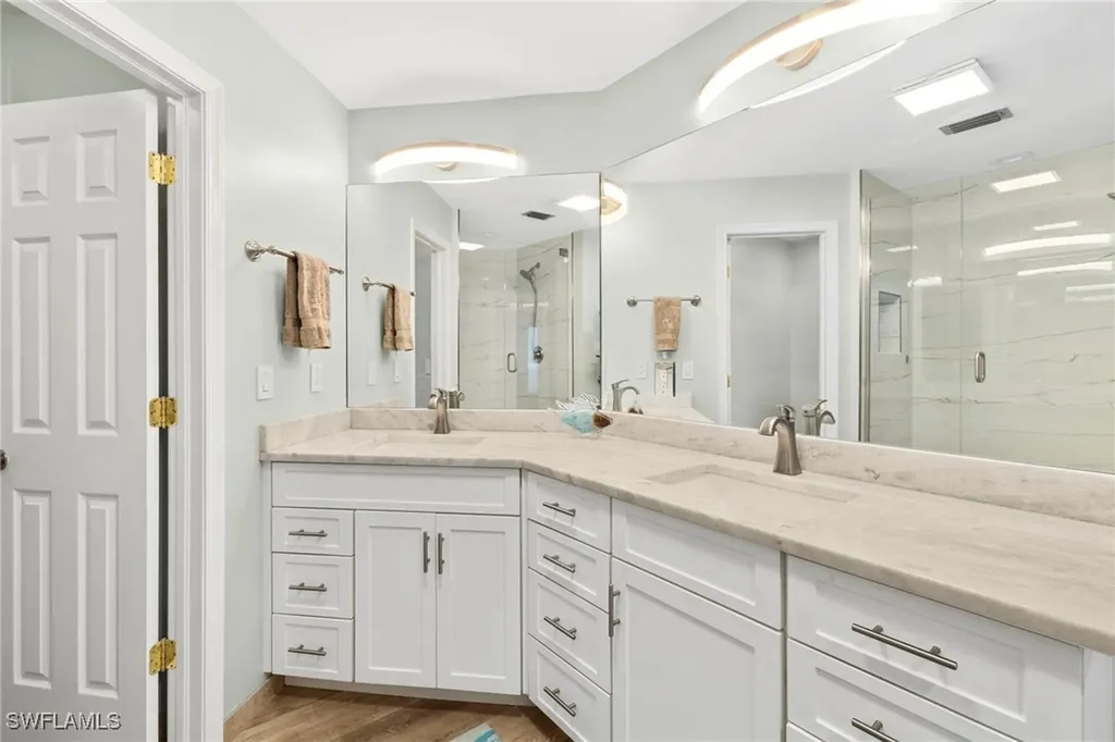 9101 Vanderbilt Drive Naples FL 34108