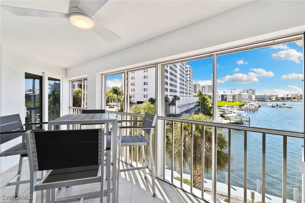 9101 Vanderbilt Drive Naples FL 34108