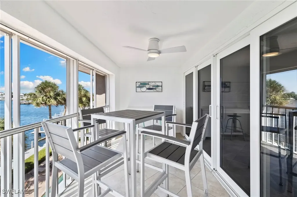 9101 Vanderbilt Drive Naples FL 34108