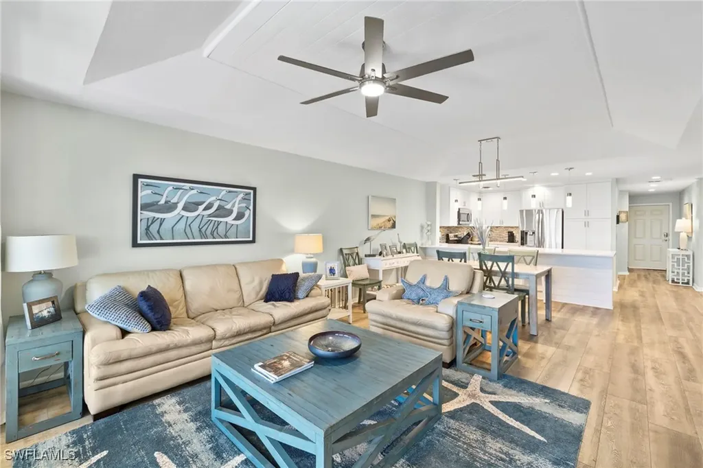 9101 Vanderbilt Drive Naples FL 34108