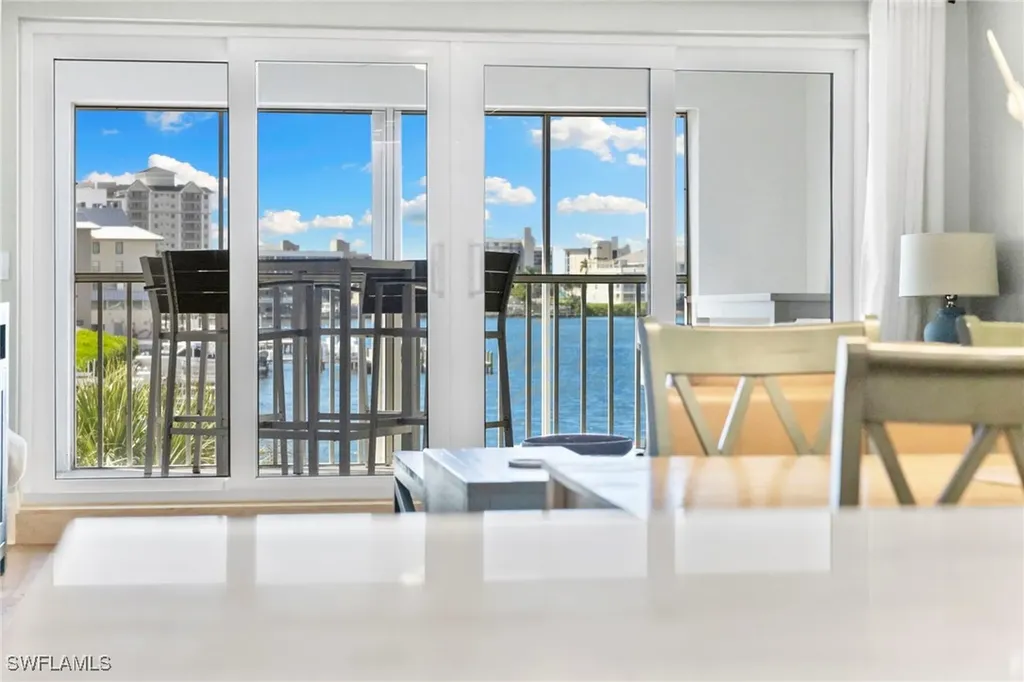 9101 Vanderbilt Drive Naples FL 34108