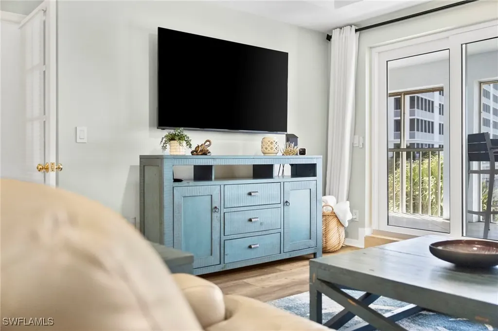 9101 Vanderbilt Drive Naples FL 34108