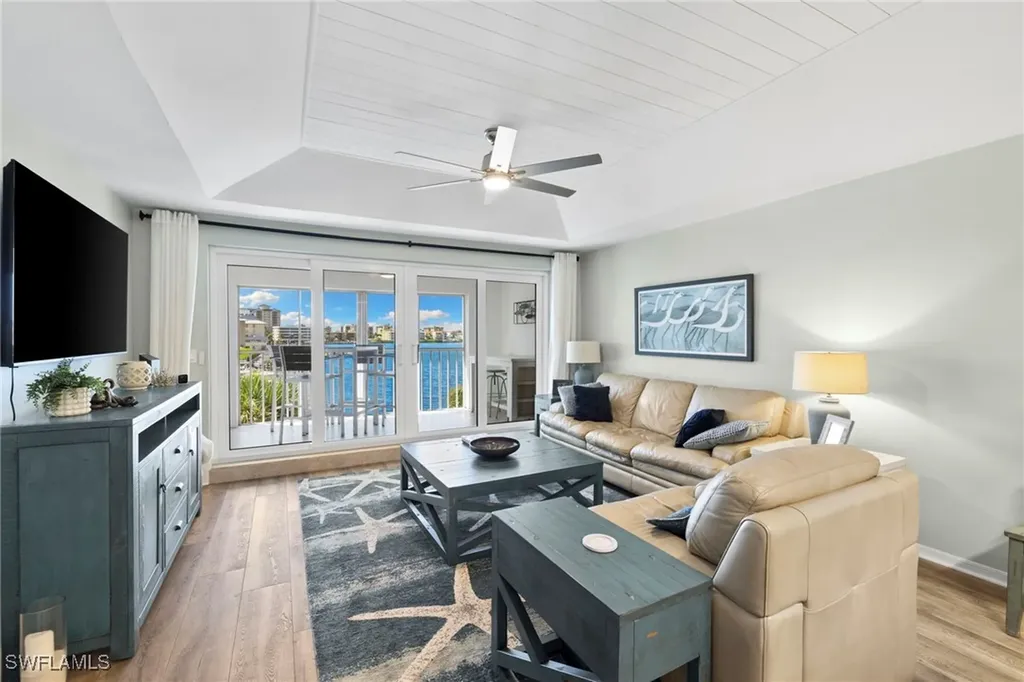 9101 Vanderbilt Drive Naples FL 34108