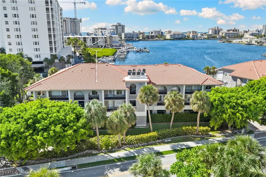 9101 Vanderbilt Drive Naples FL 34108