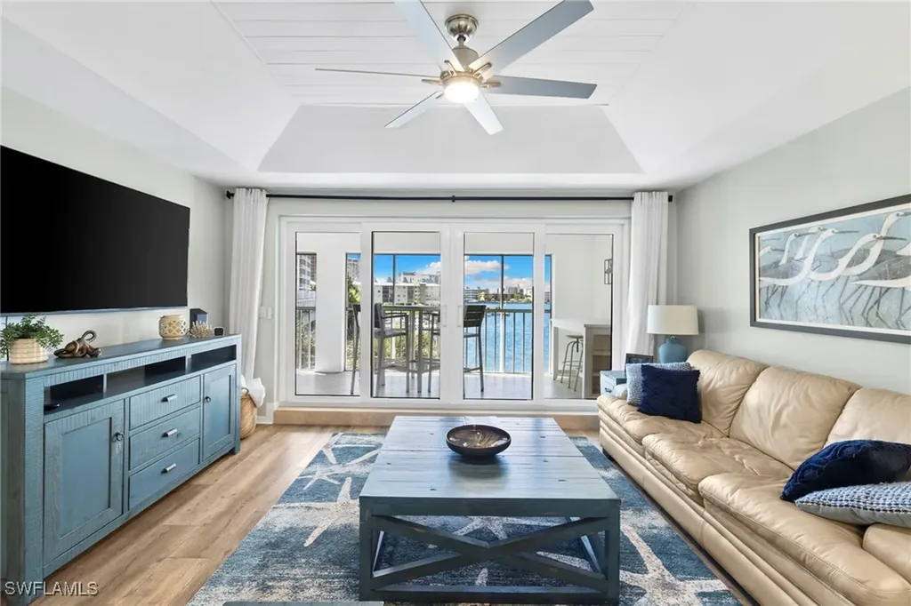 9101 Vanderbilt Drive Naples FL 34108