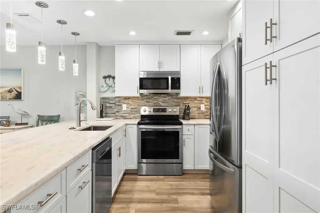 9101 Vanderbilt Drive Naples FL 34108