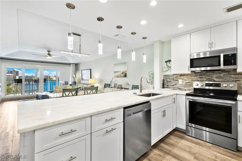 9101 Vanderbilt Drive Naples FL 34108