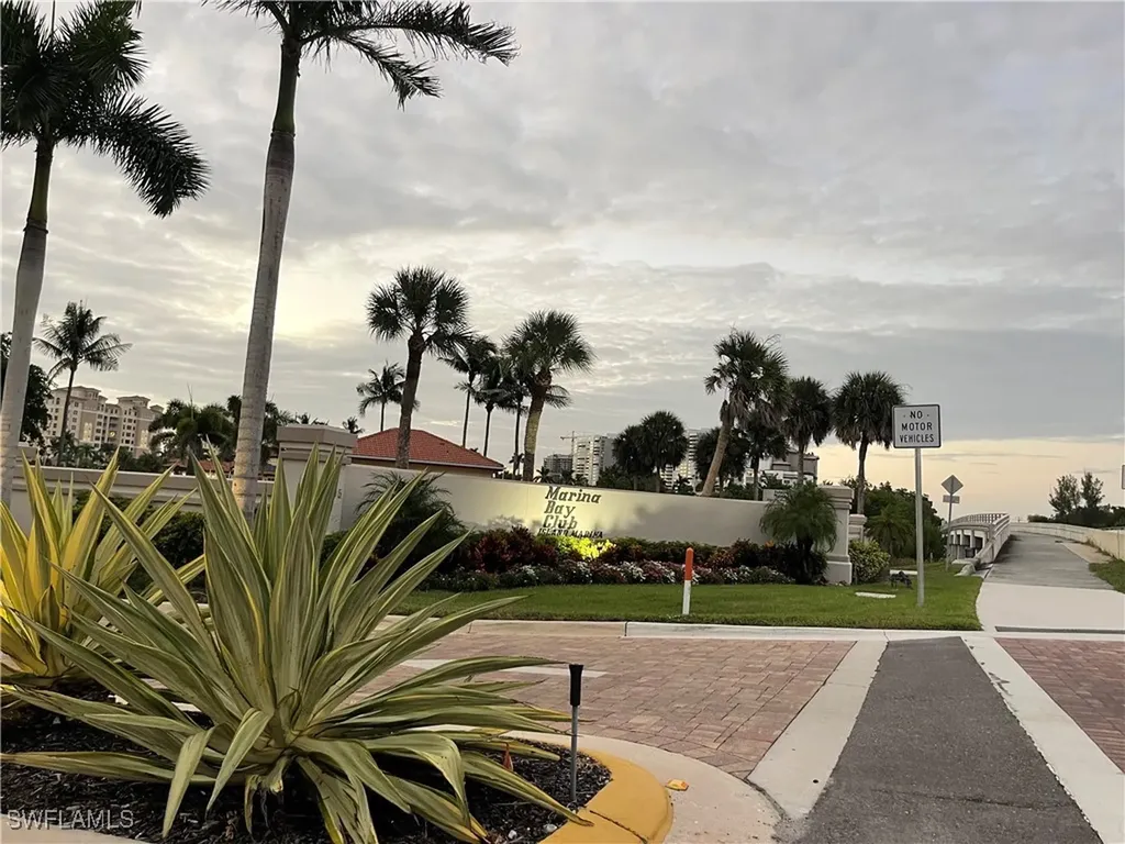 13105 Vanderbilt Drive Naples FL 34110