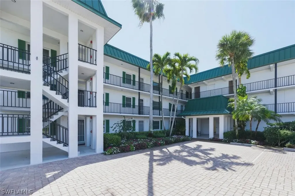 3030 Binnacle Drive Naples FL 34103