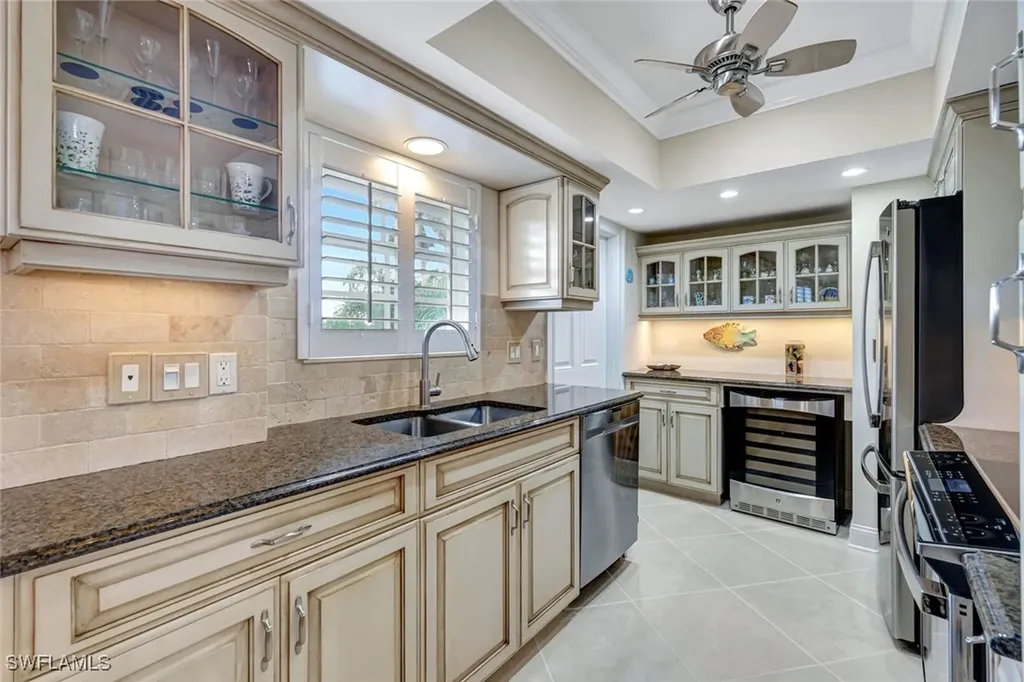 383 Harbour Drive Naples FL 34103