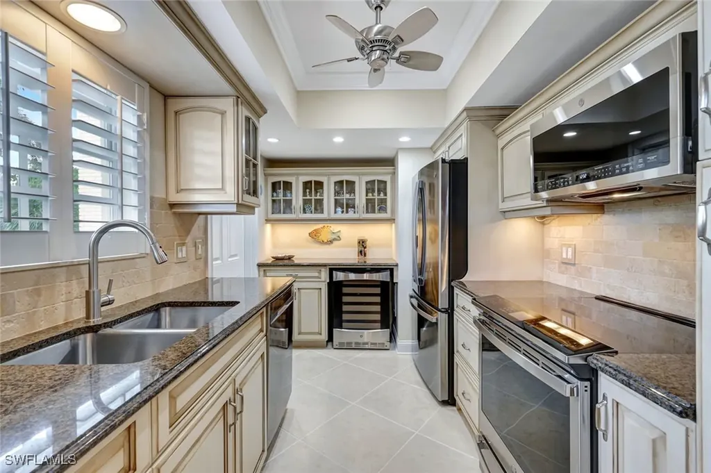 383 Harbour Drive Naples FL 34103