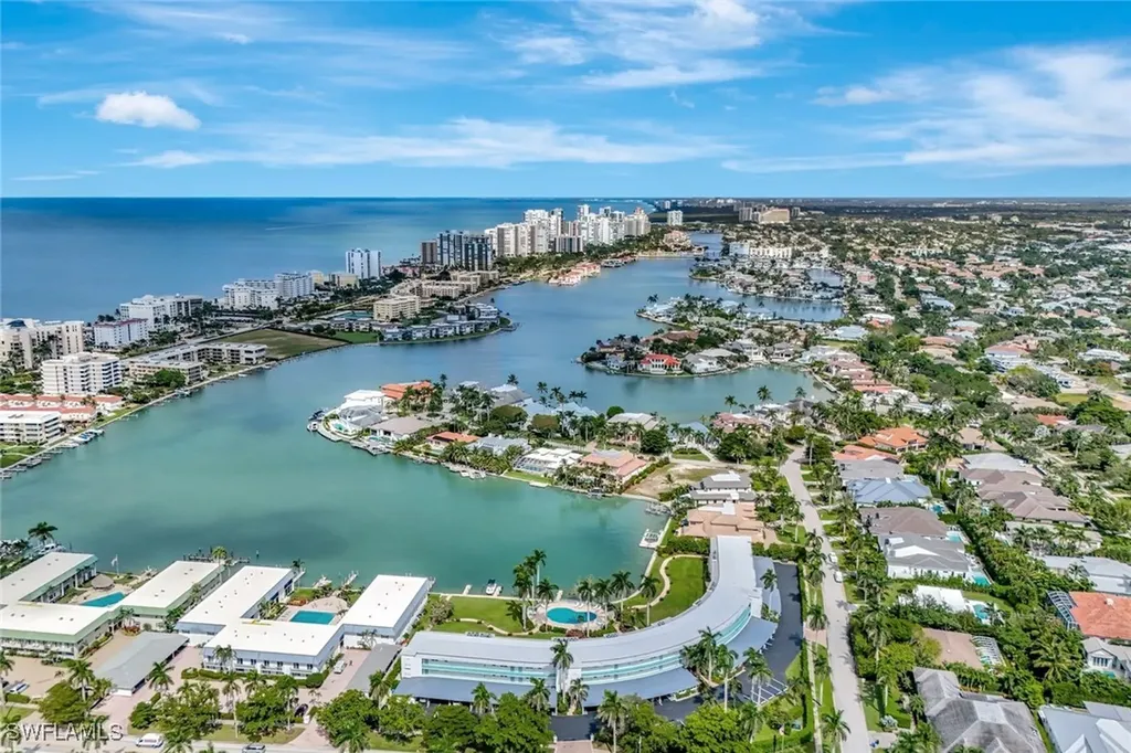 383 Harbour Drive Naples FL 34103