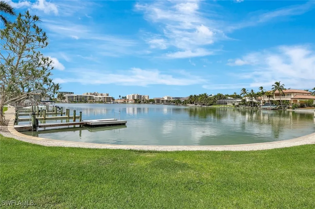383 Harbour Drive Naples FL 34103