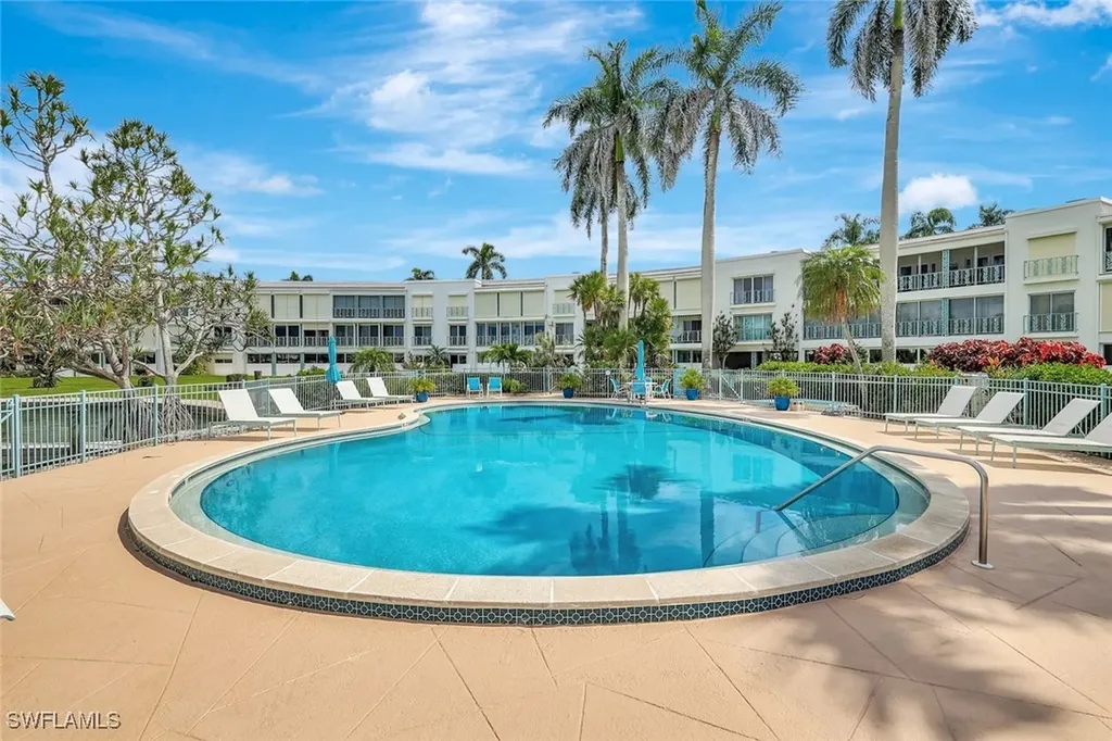 383 Harbour Drive Naples FL 34103