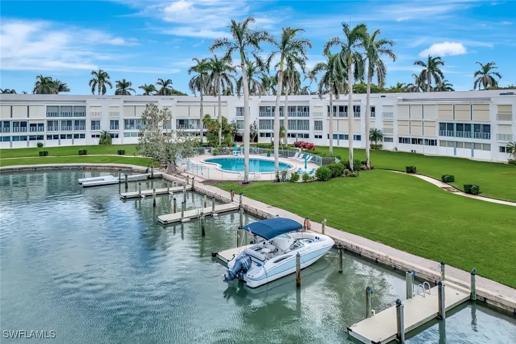 383 Harbour Drive Naples FL 34103