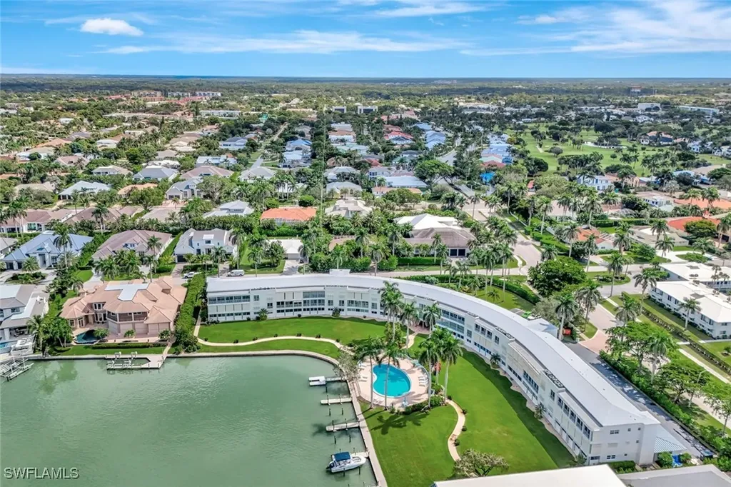 383 Harbour Drive Naples FL 34103