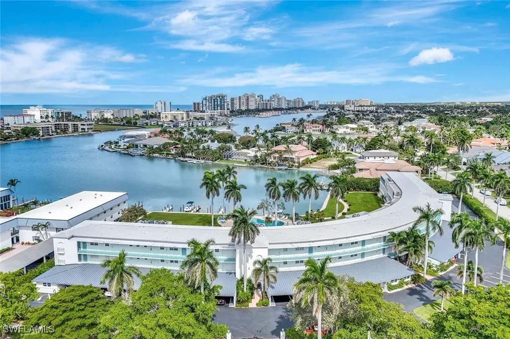 383 Harbour Drive Naples FL 34103