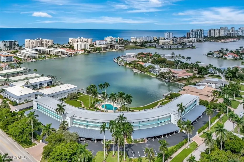 383 Harbour Drive Naples FL 34103