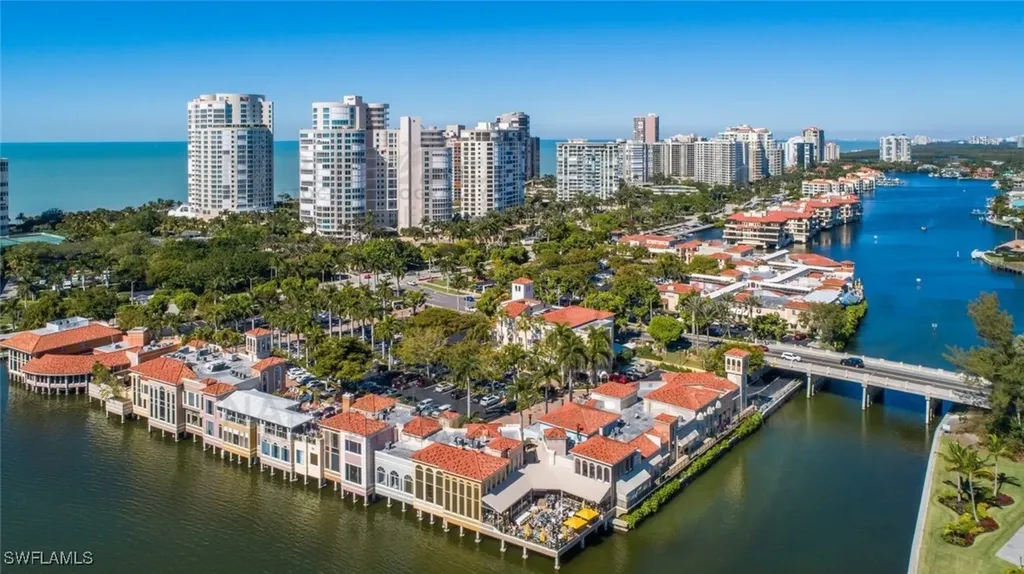 383 Harbour Drive Naples FL 34103