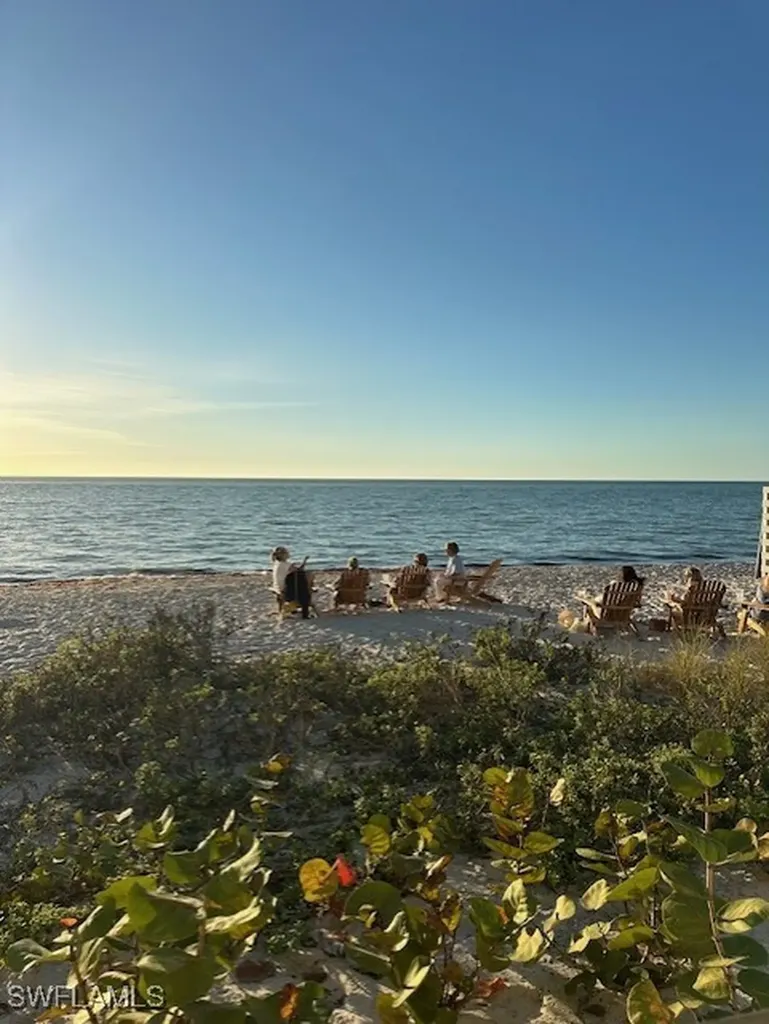 383 Harbour Drive Naples FL 34103