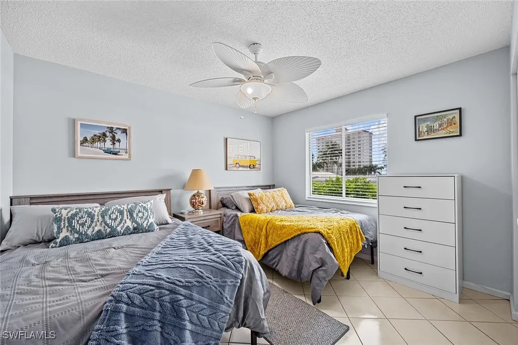 10686 Gulf Shore Drive Naples FL 34108