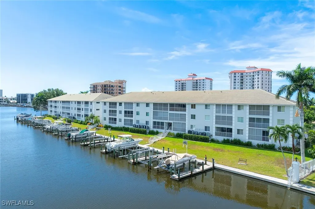 10686 Gulf Shore Drive Naples FL 34108