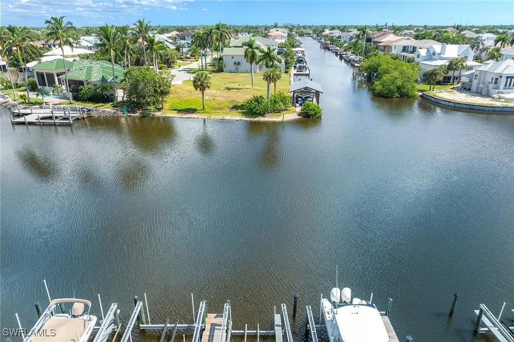 10686 Gulf Shore Drive Naples FL 34108