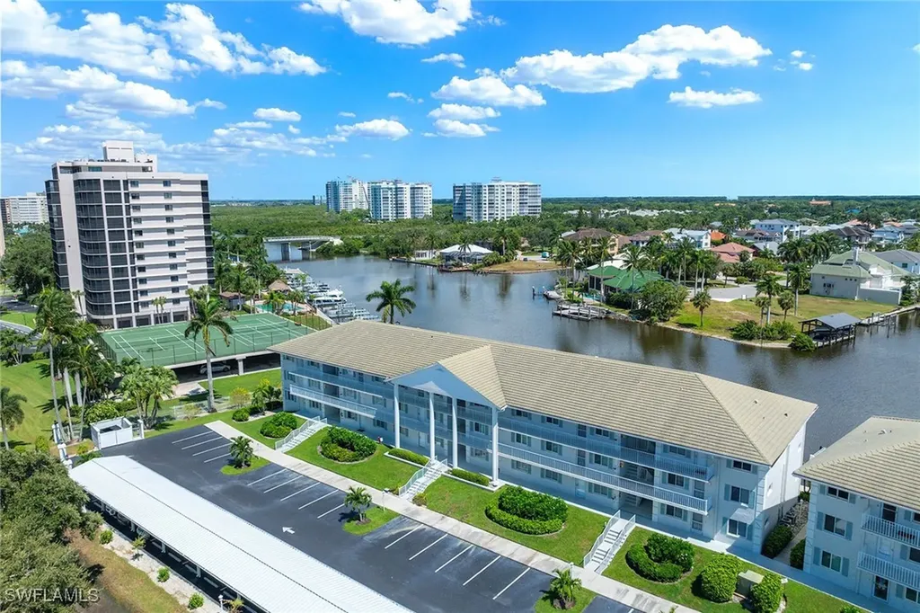 10686 Gulf Shore Drive Naples FL 34108