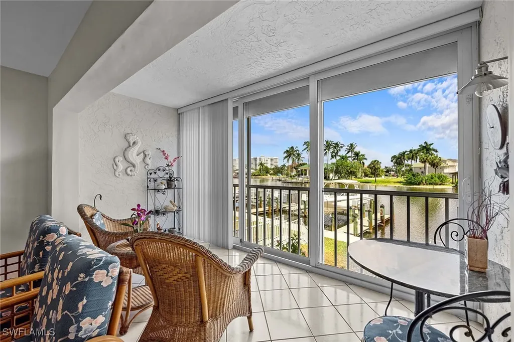 10686 Gulf Shore Drive Naples FL 34108