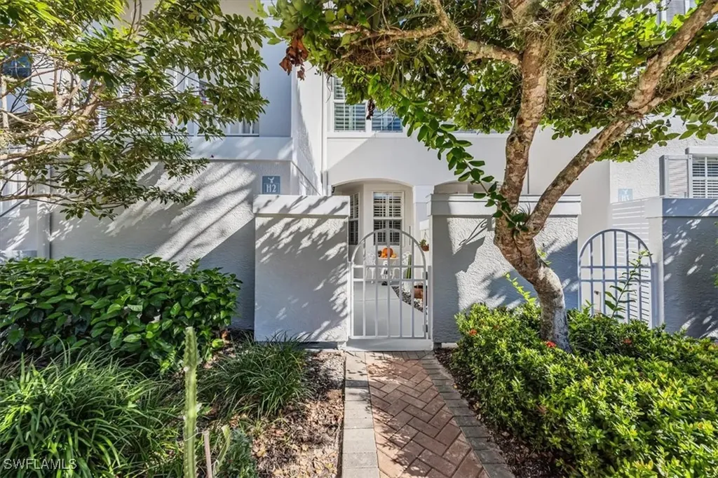 Naples FL, 8380 Excalibur Circle, Unit H2