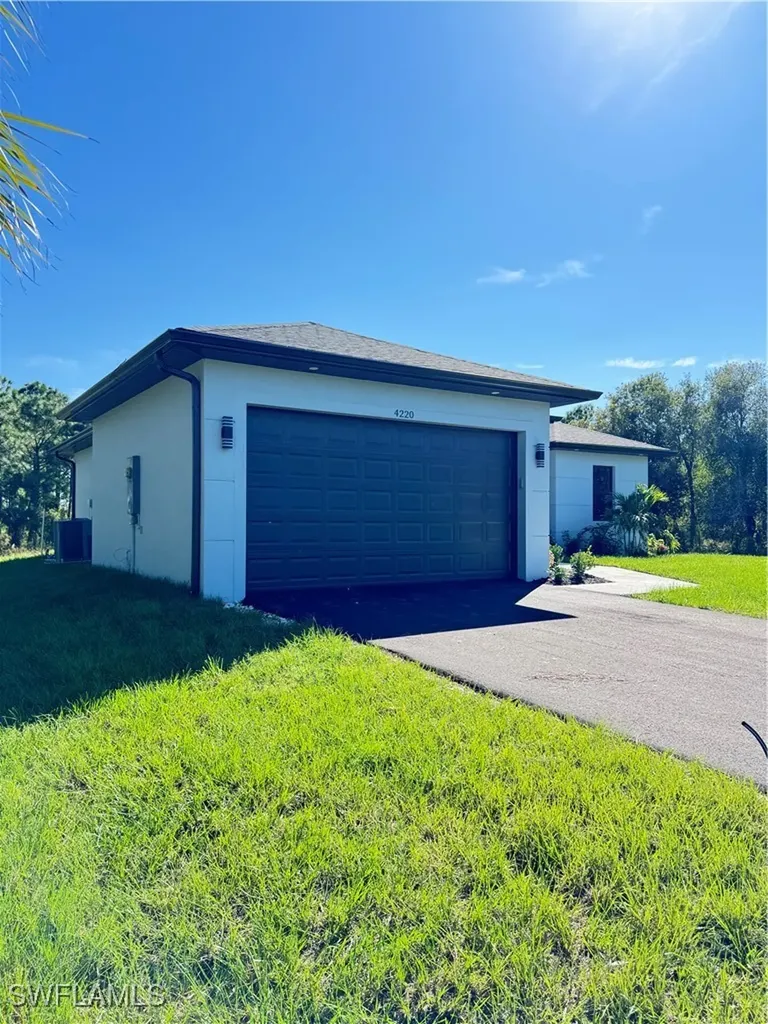4220 64th Avenue NE Naples FL 34120