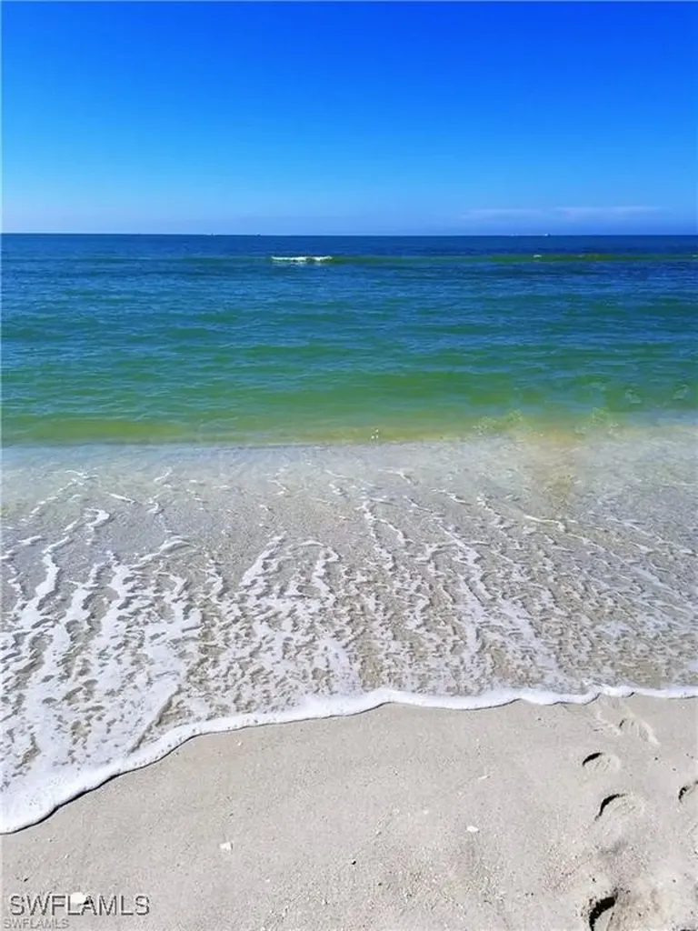 10475 Gulf Shore Drive Naples FL 34108