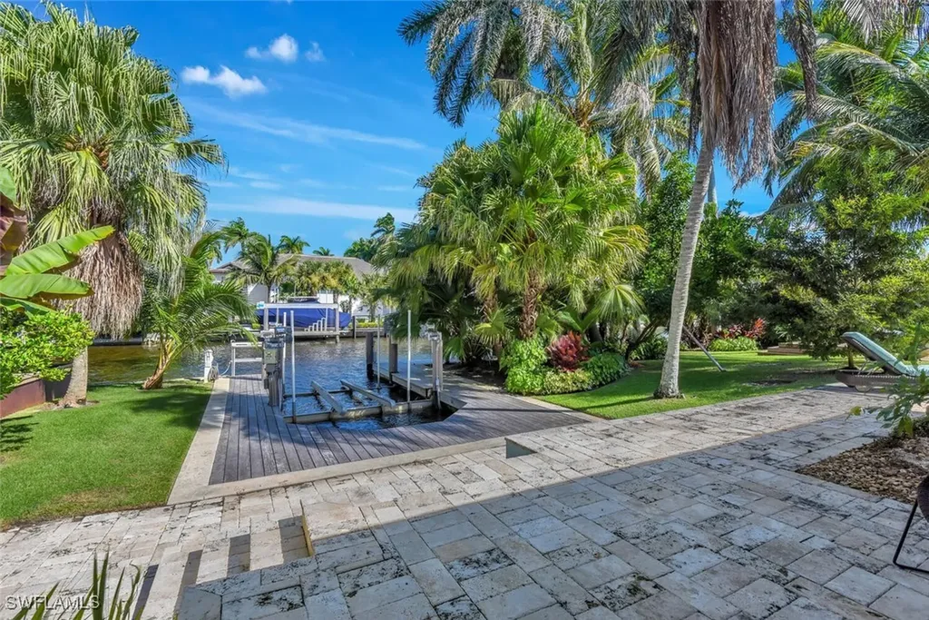 795 18th Avenue S Naples FL 34102