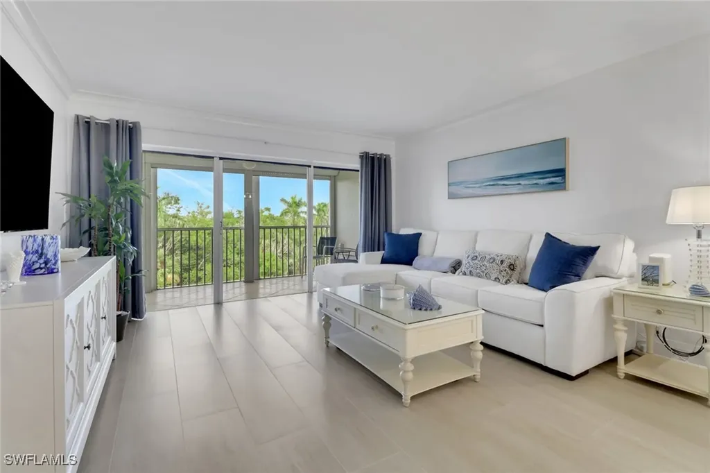 1 Bluebill Avenue Naples FL 34108