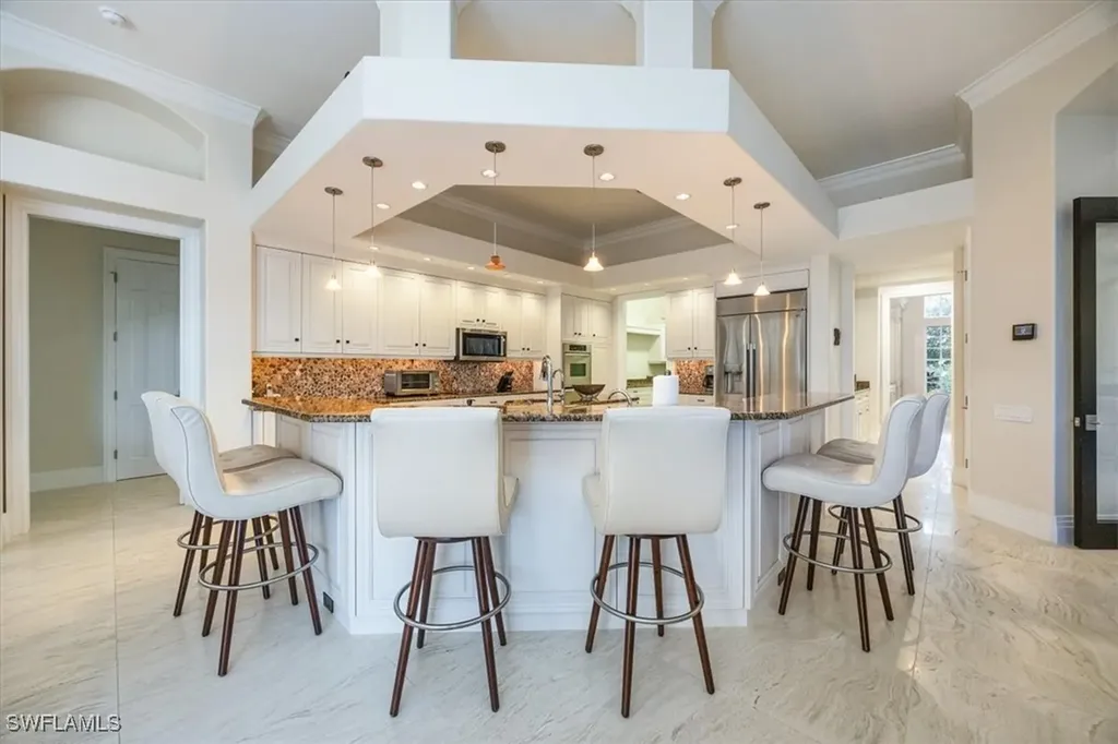 13700 Pondview Circle Naples FL 34119