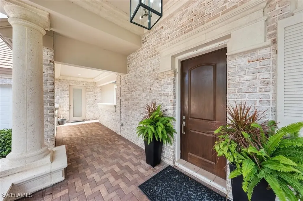 13700 Pondview Circle Naples FL 34119