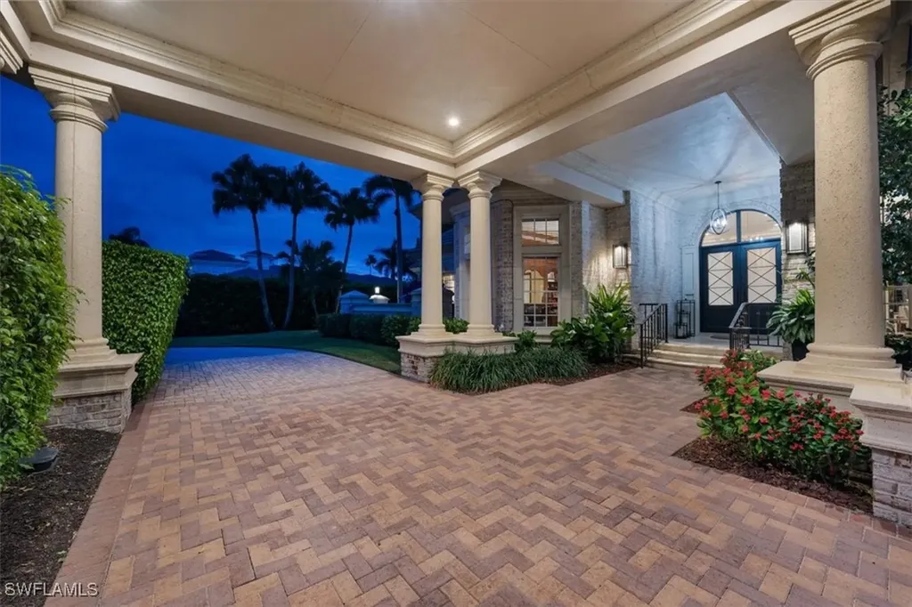 13700 Pondview Circle Naples FL 34119