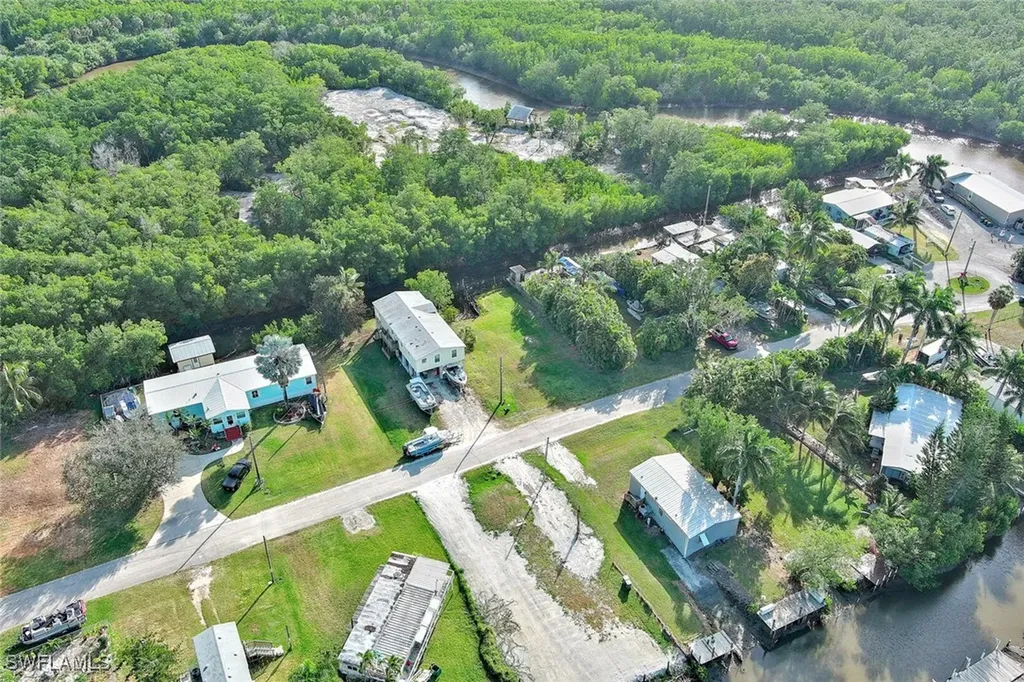 6 Spoonbill Avenue Everglades City FL 34139
