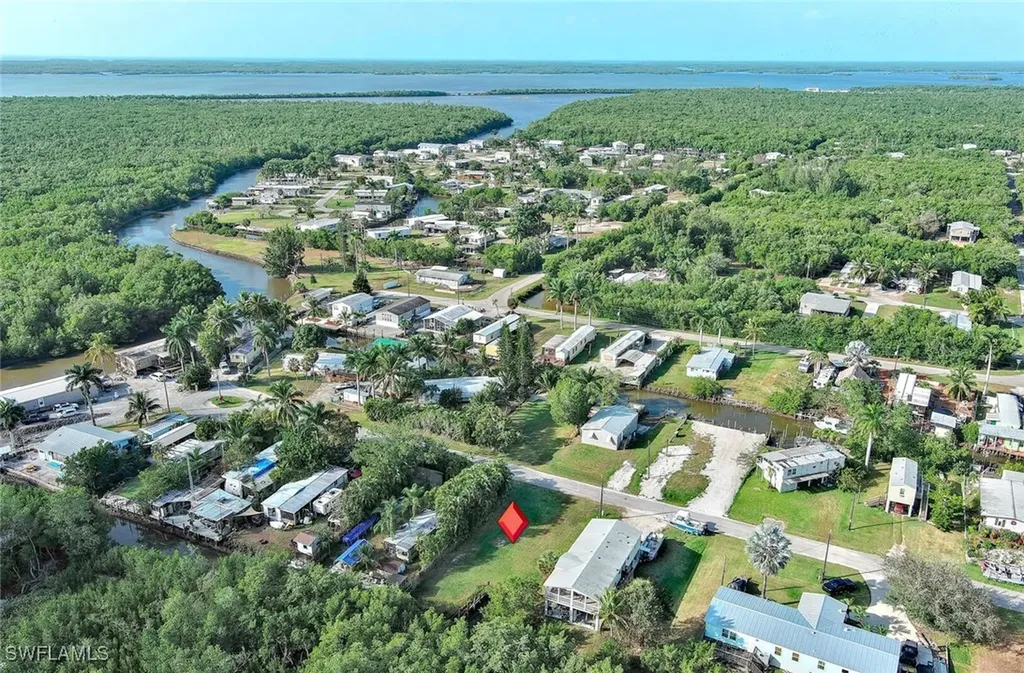 6 Spoonbill Avenue Everglades City FL 34139