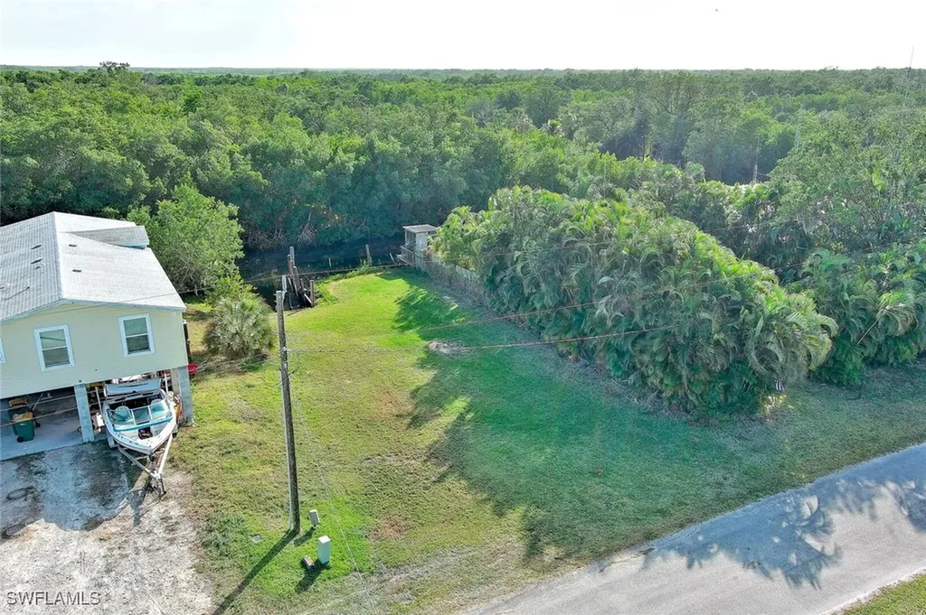 6 Spoonbill Avenue Everglades City FL 34139