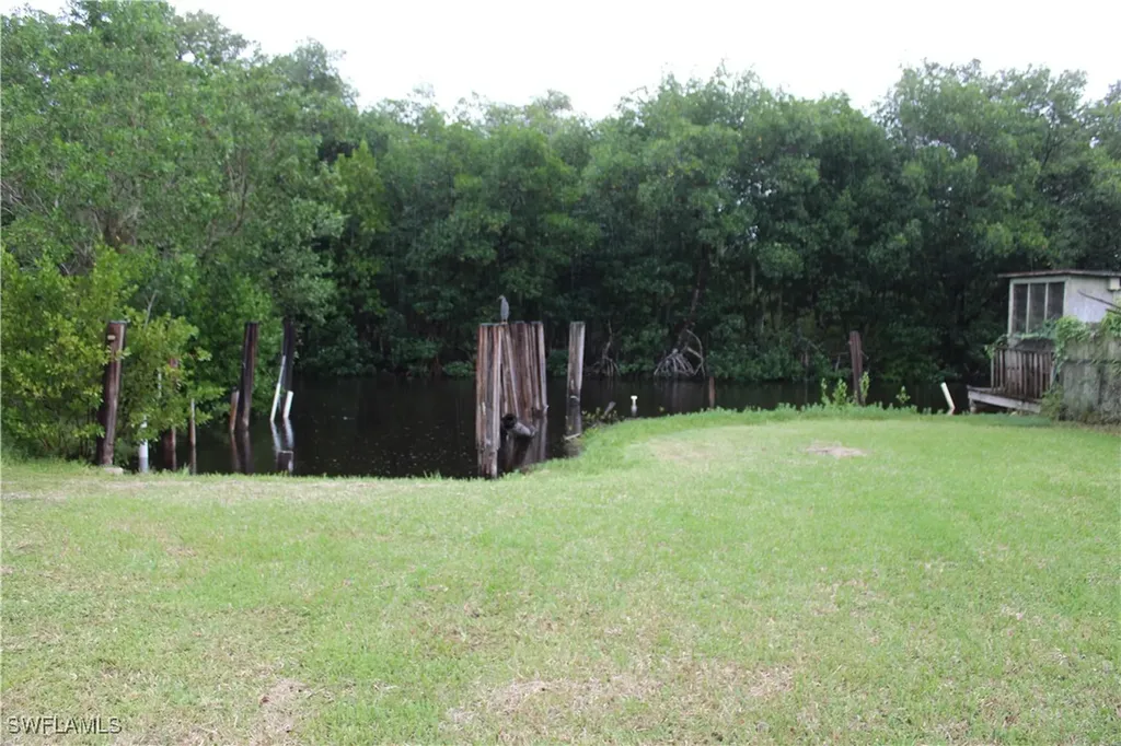 6 Spoonbill Avenue Everglades City FL 34139