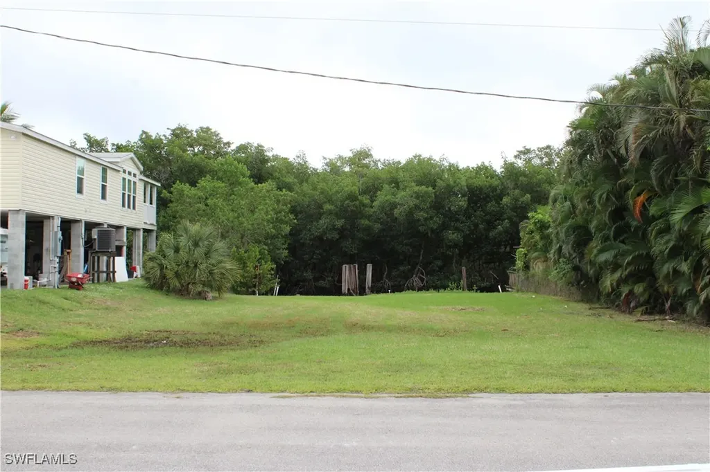 6 Spoonbill Avenue Everglades City FL 34139
