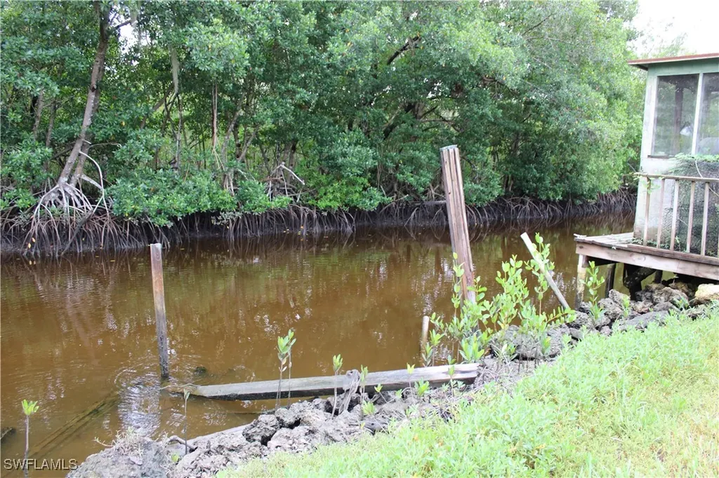 6 Spoonbill Avenue Everglades City FL 34139