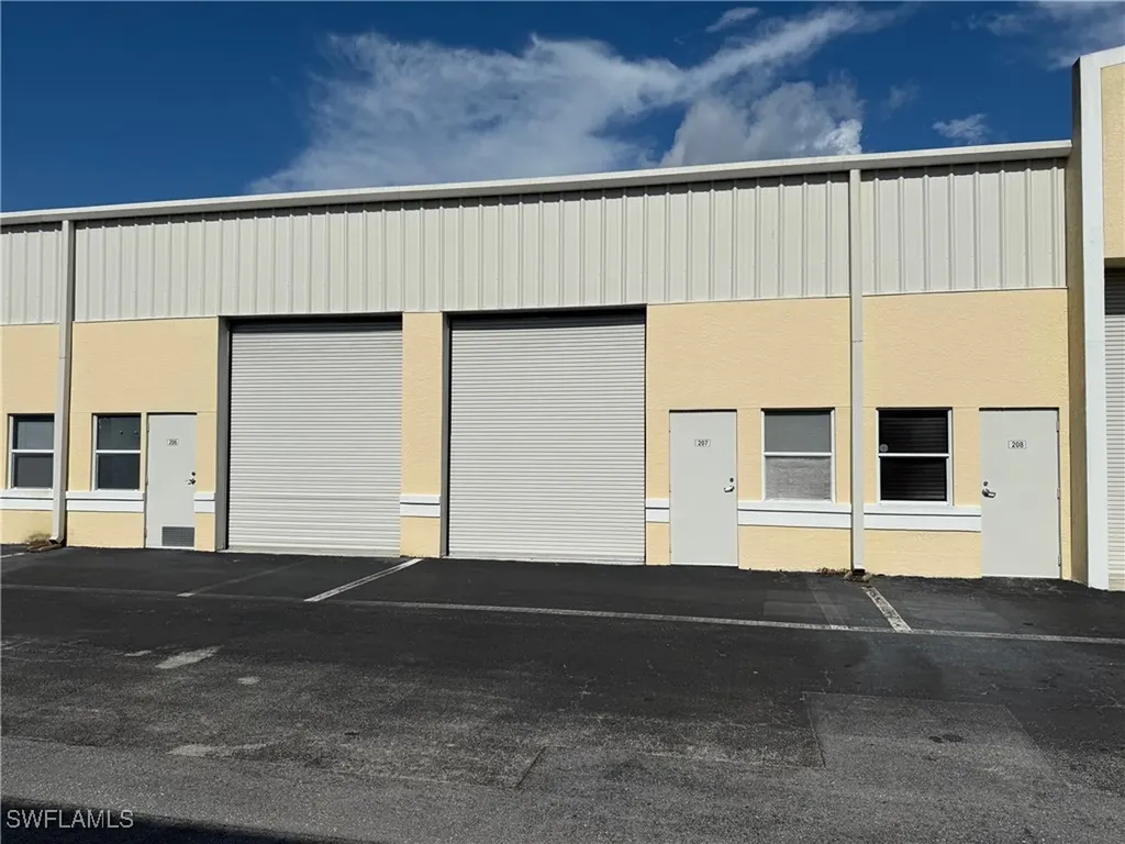 4776 Radio Road Naples FL 34104
