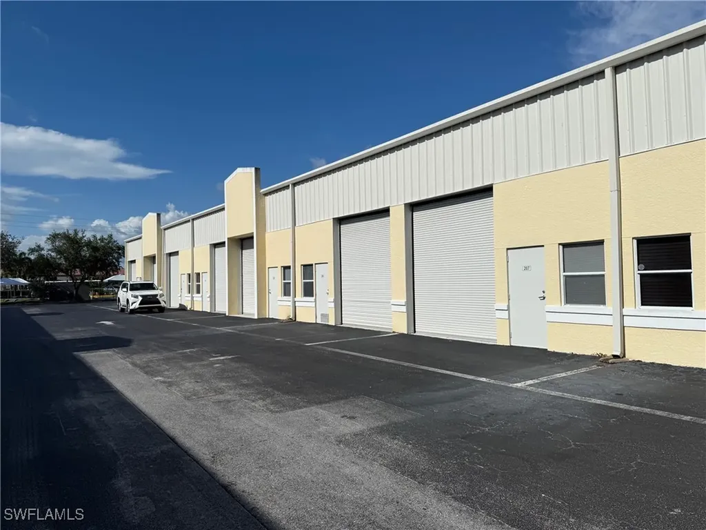 4776 Radio Road Naples FL 34104