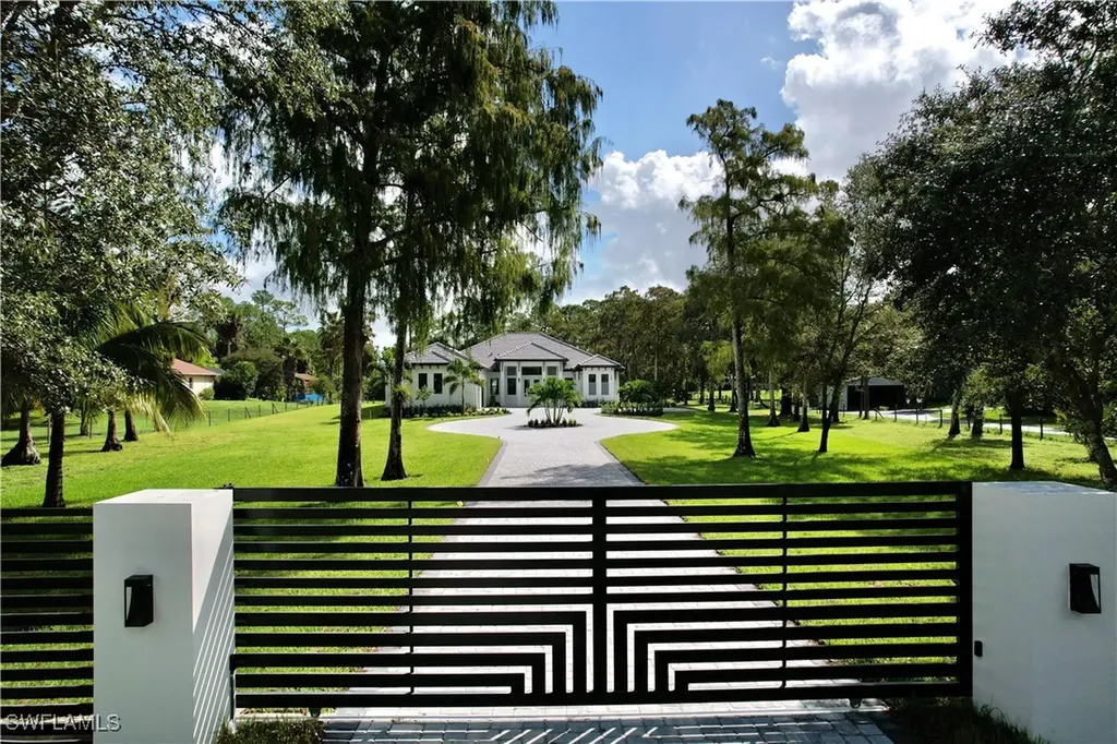 428 21st Street SW Naples FL 34117