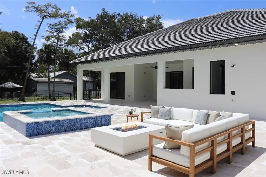 428 21st Street SW Naples FL 34117