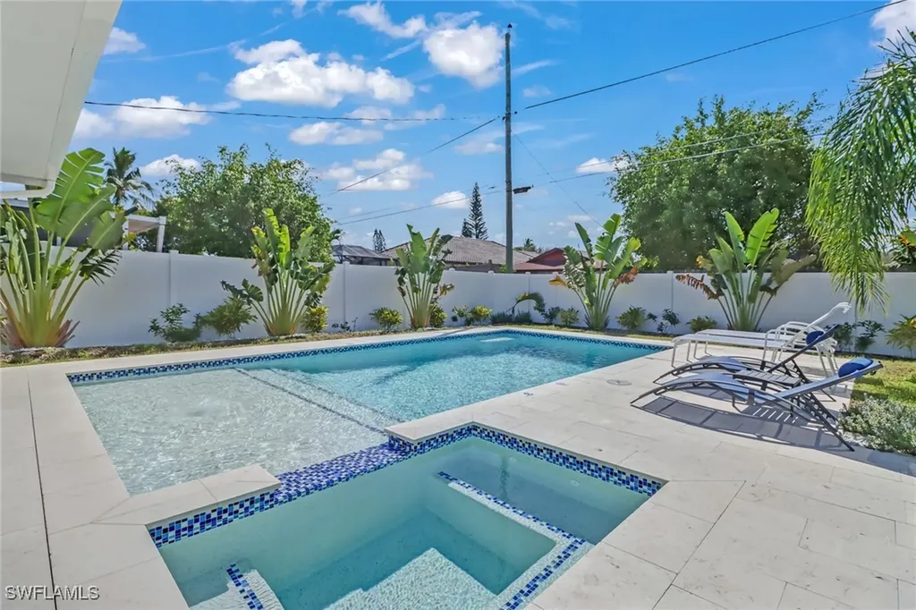 724 100th Avenue N Naples FL 34108