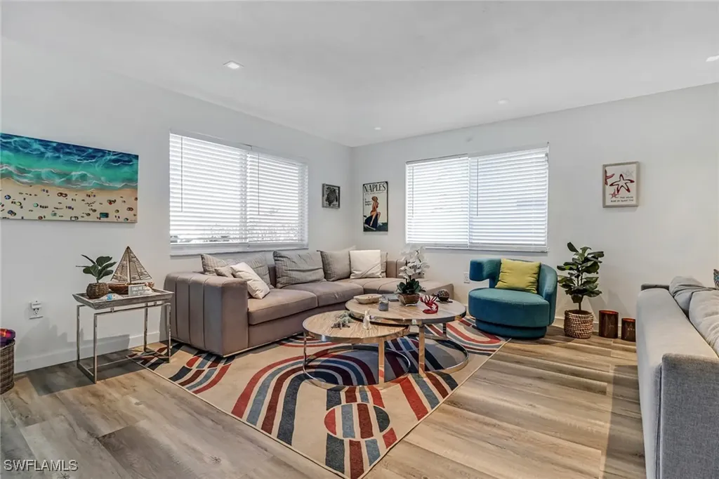 724 100th Avenue N Naples FL 34108